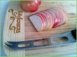 Слойки с яблоками из слоеного бездрожжевого теста - фото шаг 2