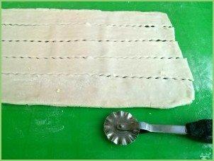 Слойки с яблоками из слоеного бездрожжевого теста - фото шаг 4