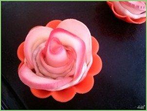 Слойки с яблоками из слоеного бездрожжевого теста - фото шаг 6