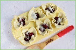 Слойки с вишней - фото шаг 3