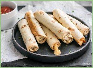 Трубочки с сыром и колбасой - фото шаг 5