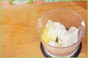 Творожные оладьи с шоколадом - фото шаг 1