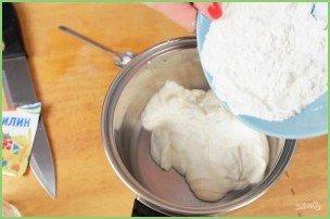 Творожные оладьи с шоколадом - фото шаг 2