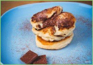 Творожные оладьи с шоколадом - фото шаг 4