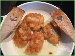 Вкусные оладушки на дрожжах - фото шаг 7