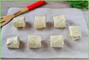 Закусочные слойки-рулетики - фото шаг 10