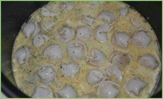 Запеканка из пельменей в мультиварке - фото шаг 3