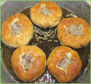 Беляши с мясом на сковороде - фото шаг 9
