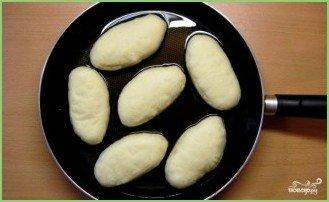Пирожки жареные с мясом - фото шаг 8